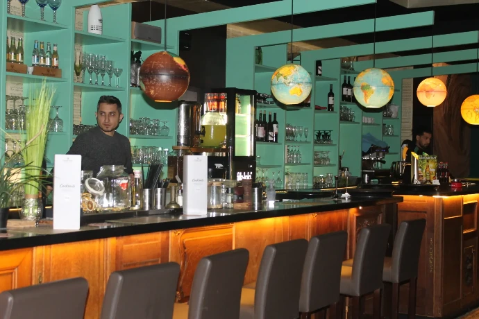 Chiche! Lebanese restaurant Limpertsberg Luxembourg interior atmosphere