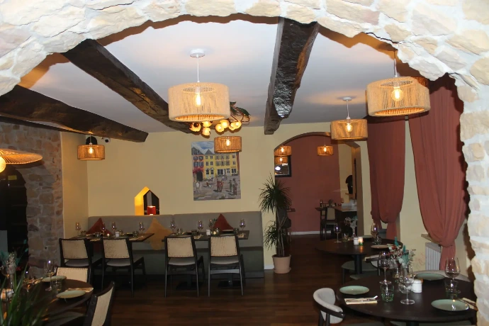 Restaurant COMPAÑERO kitchen &amp; cocktails